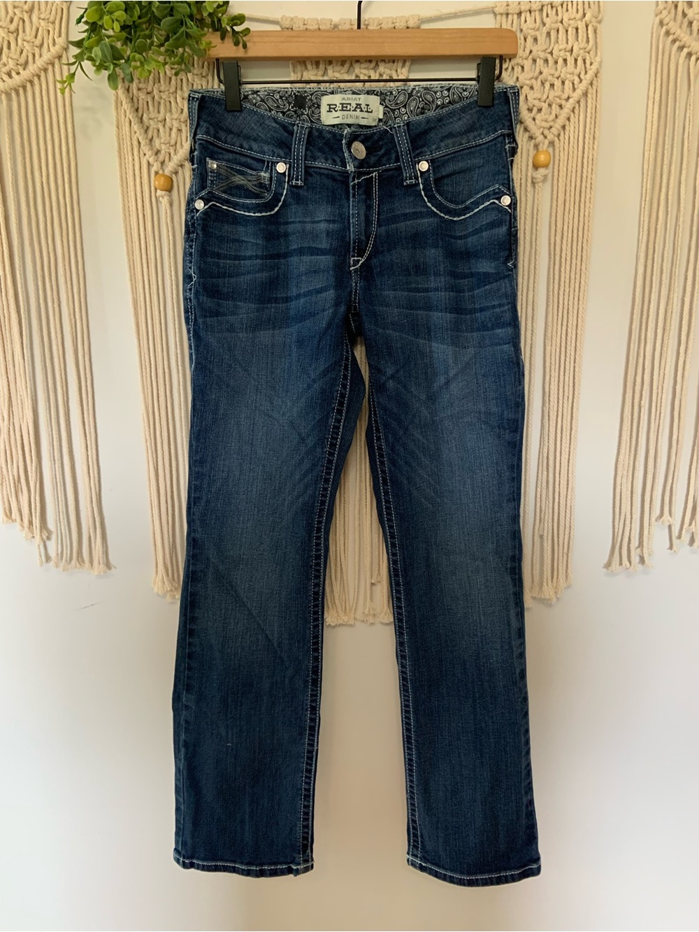 ARIAT R.E.A.L. Women's Dresden Mid Rise Straight Jeans Ivy 28 Short